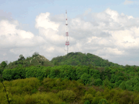 Вид на Высокий Замок с территории парка Знесиня.